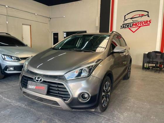 HYUNDAI HB20X 1.6 16V PREMIUM FLEX 4P AUTOMÁTICO HYUNDAI HB20X 1.6 16V PREMIUM FLEX 4P AUTOMÁTICO